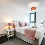 Free Parking, Iquarter Luxe 2 Bed Apartment Sheffield - Available & Book Today