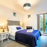 Free Parking, Iquarter Luxe 2 Bed Apartment Sheffield - Available & Book Today